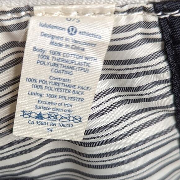 Lululemon Flowin' With My Omies Tote Gym Bag Floral Print Coated Canvas Zipper - Picture 8 of 11